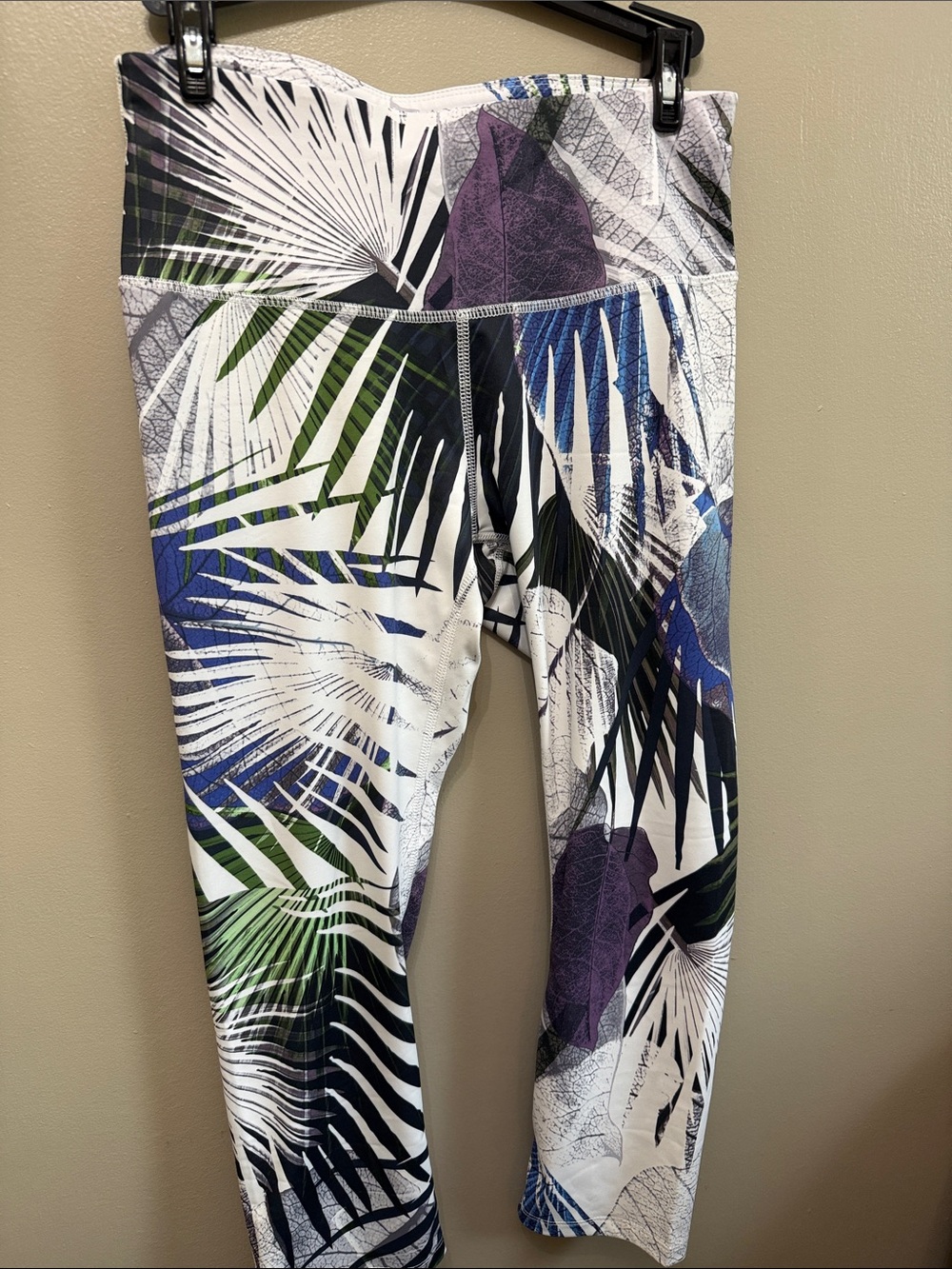 Womens Tropical Print Capri Leggings - Multi-Color